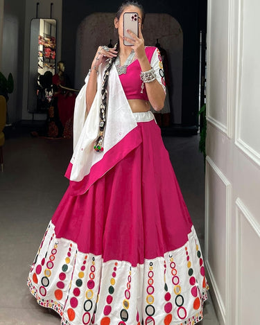 Navratri Chaniya Choli: Latest 2023 Traditional Styles – WOMLINE