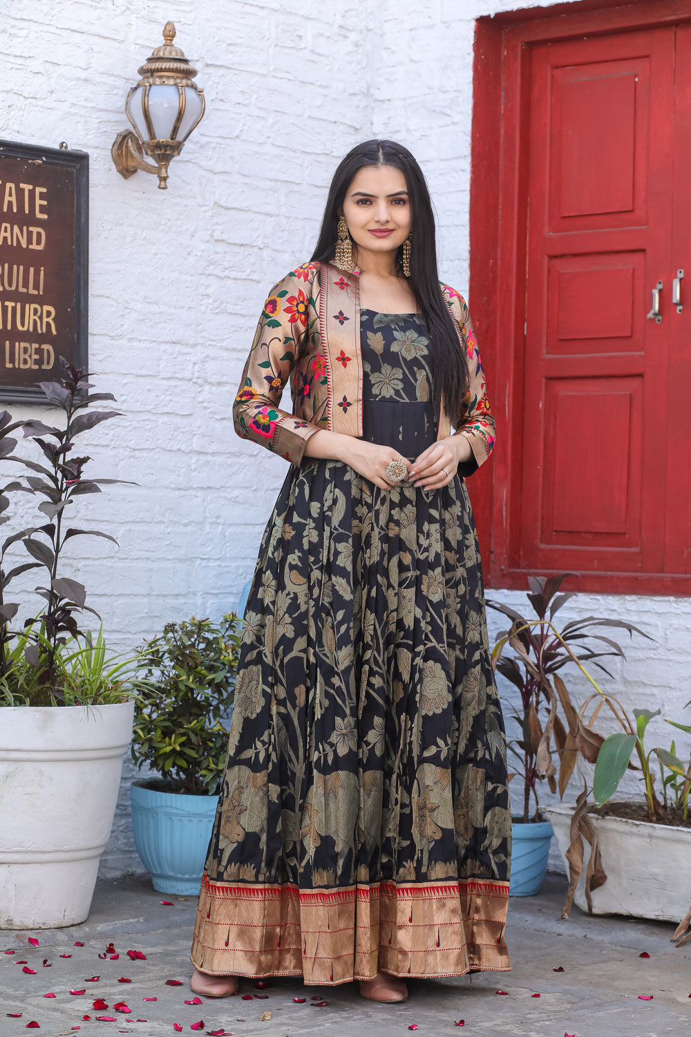 BLACK Be a trendsetter with our weaving Paithani Gown 1