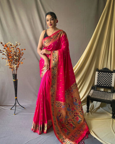 PINK  This beautiful Paithani Soft Silk saree 