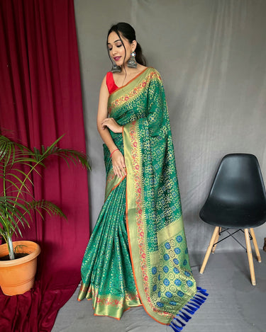 GREEN  PURE PATOLA SILK SAREE WITH PAITHANI