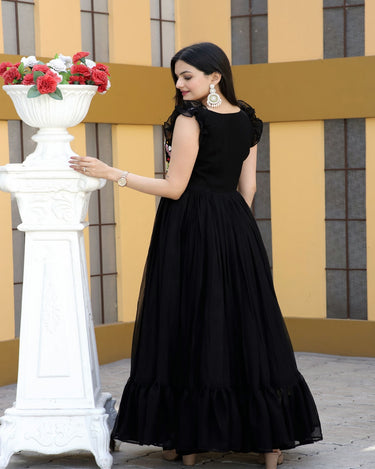 Black Colour Faux Blooming Sleeveless Gown 6